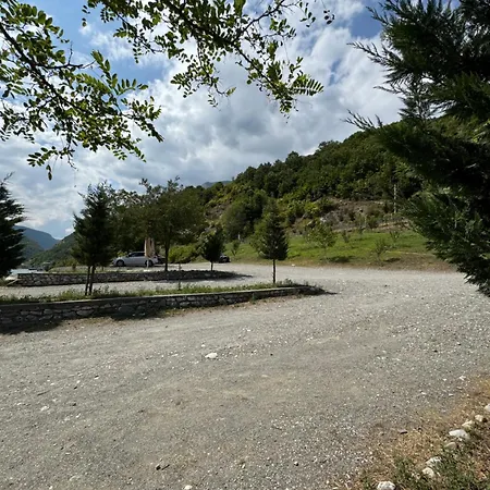 Maison d'hôtes Besi Firza